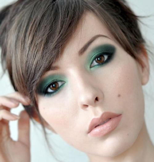 Макияж под бежевое платье пошагово. Какой макияж идеально подойдет к бежевому платью