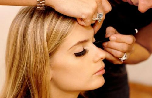 Как вы начали наращивать ресницы. Обучение