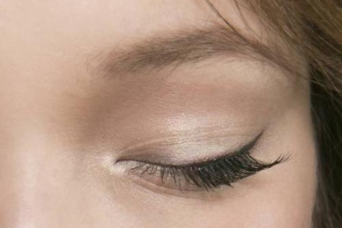 Макияж для узко посаженных глаз. Макияж для близко посаженных глаз: главные советы