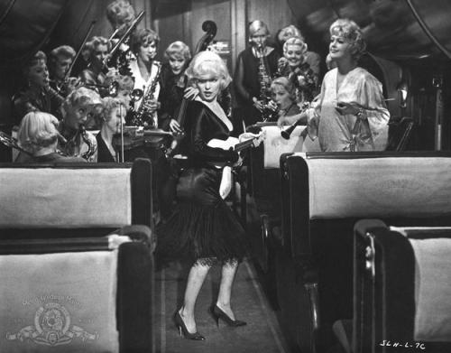 Мэрилин Монро фигура. Так какой же размер носила Мэрилин Монро?