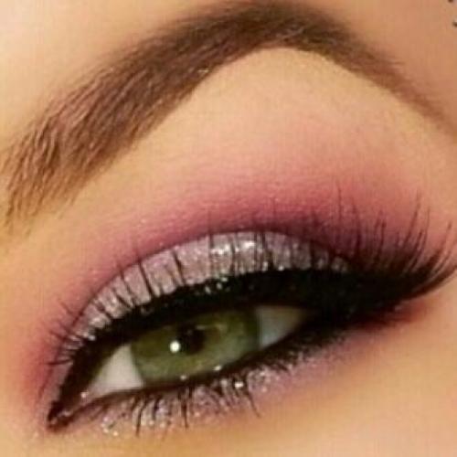 Тени Какого цвета подходят к зеленым глазам и русым волосам. Макияж для зеленых глаз и русых волос: подбираем верные оттенки