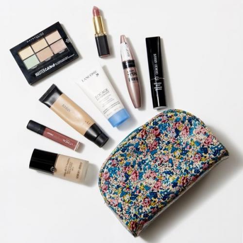 Набор для макияжа. Средства, которые должны быть в любой базовой косметичке