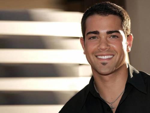 Густые брови у мужчины о чем говорят мужчины. ЧТО БРОВИ МОГУТ РАССКАЗАТЬ О ХАРАКТЕРЕ МУЖЧИНЫ!