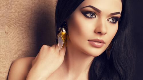 Что должно быть в косметичке у каждой девушки список. Список косметики для макияжа: что должно быть в косметичке каждой девушки?