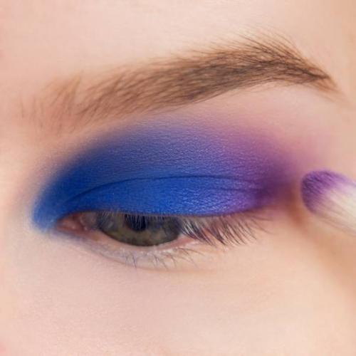 Профессиональный макияж для голубых глаз. Популярные техники макияжа глаз
