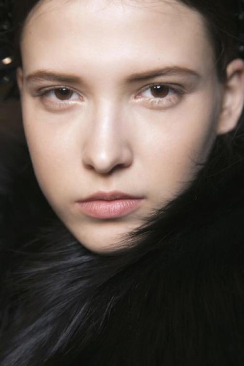 Макияж без макияжа. Макияж без макияжа: как использовать меньше косметики?