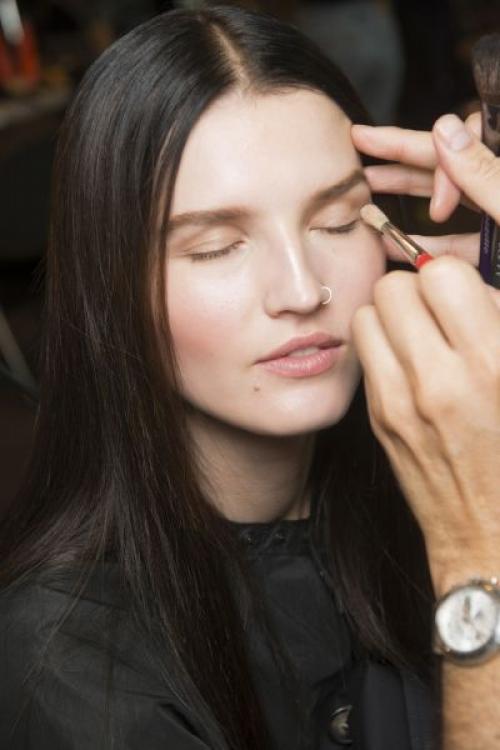 Как сделать быстрый макияж глаз на каждый день?