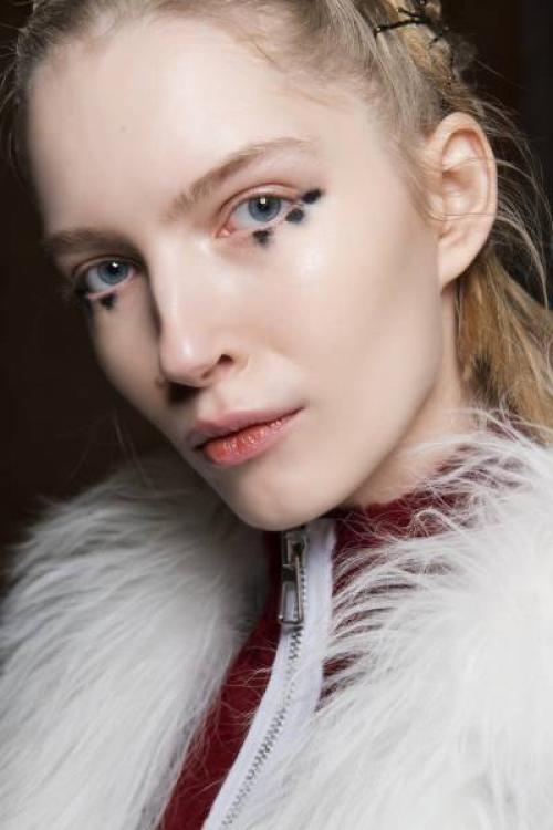 Как подводить глаза карандашом нижнее веко. 6 советов по макияжу нижнего века