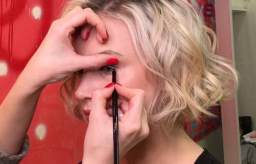 Как пользоваться гелевой подводкой для глаз?