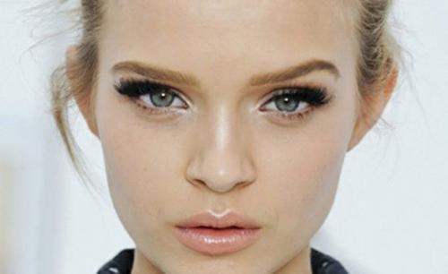 Куда наносить хайлайтер с блестками. Создаем спецэффекты: куда наносить хайлайтер и схема расположения продукта на лице