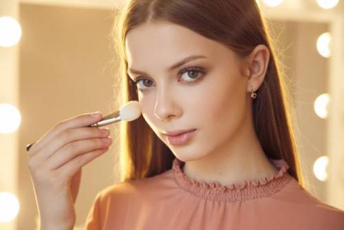Профессиональный макияж пошагово. Как правильно наносить макияж? 5 этапов