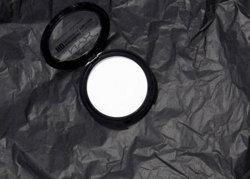 Белая пудра под глаза, что это такое. Зачем нужна прозрачная пудра?