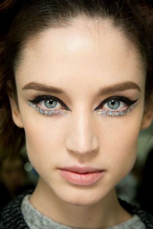 Тренды в макияже. Трен. Модный макияж весна-лето 2019-2020: жирные стрелки