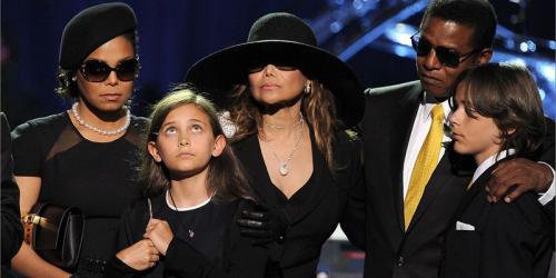 Майкл Джексон цвет кожи в детстве. Журналисты разузнали, по какой причине у всех детей Майкла Джексона кожа белого цвета