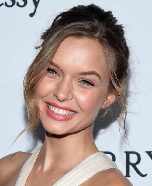 Цветная подводка: интересные идеи для любого цвета глаз