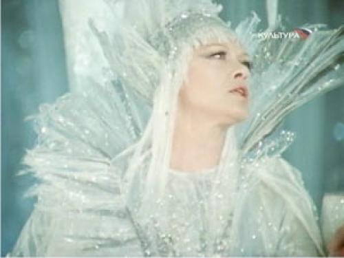 Как сшить костюм снежной королевы