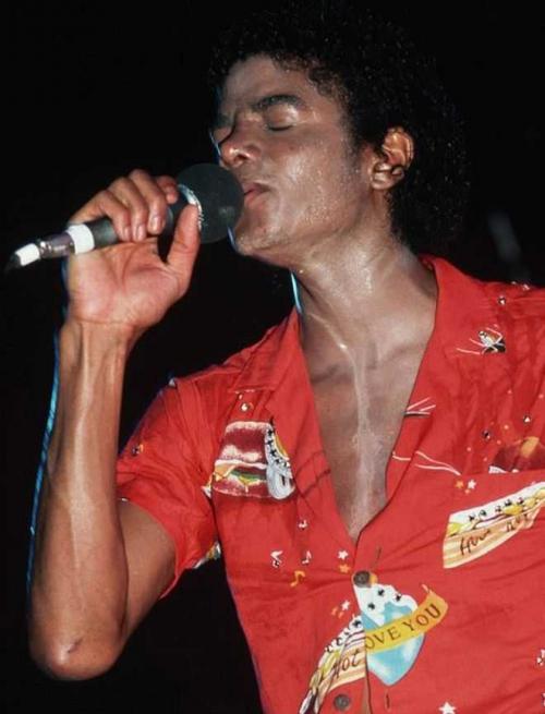 Какого цвета были глаза у майкла Джексона. Более 10 сложных операций: как менялось лицо Майкла Джексона на протяжении всей жизни