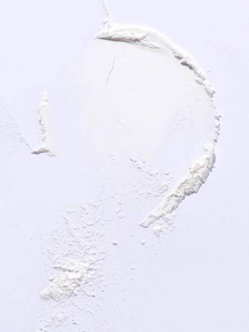 Белая пудра под глаза, что это такое. Зачем нужна прозрачная пудра?