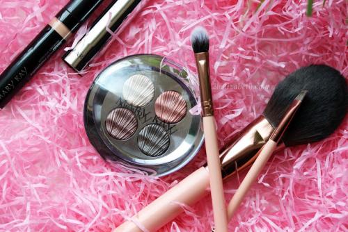 Палитра теней для век pure dimensions. Mary kay Палитра Pure Dimensions Марокканские дюны, Прозрачная губная помада True Dimensions Subtly You, Корректоры