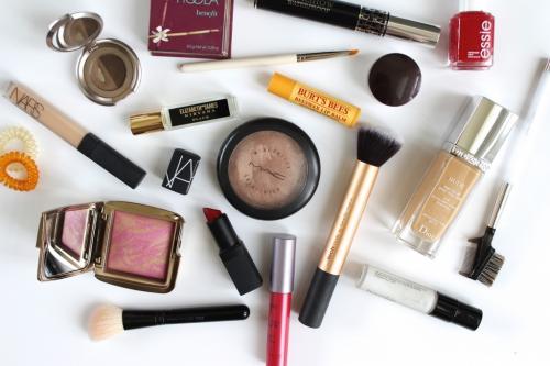 Где хранить косметику если нет туалетного столика. Как и где хранить косметику