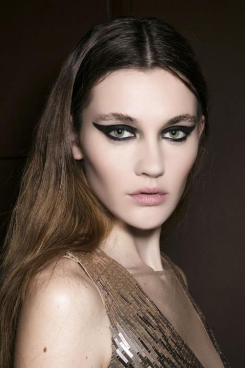 Макияж для глаз в стиле вамп. Главные признаки