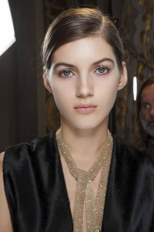 Правила макияжа для миндалевидных глаз