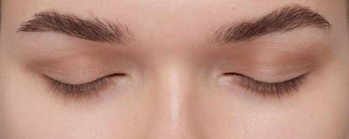 Макияж для близко посаженных глаз с нависшим веком. Макияж с нависшим веком: пошаговые техники выполнения