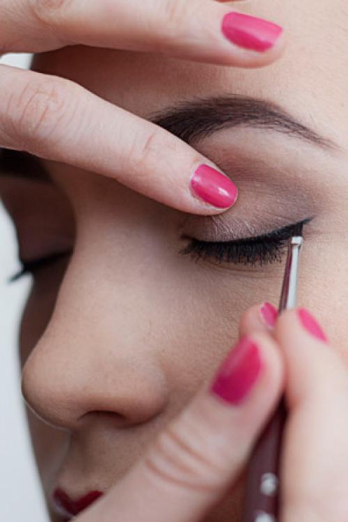 Макияж вамп пошагово. Макияж для роковой красотки: Дивный мастер-класс