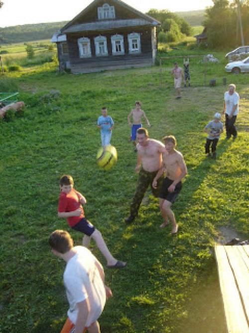 100 пожеланий на день рождения подруге. 100 слов пожеланий...