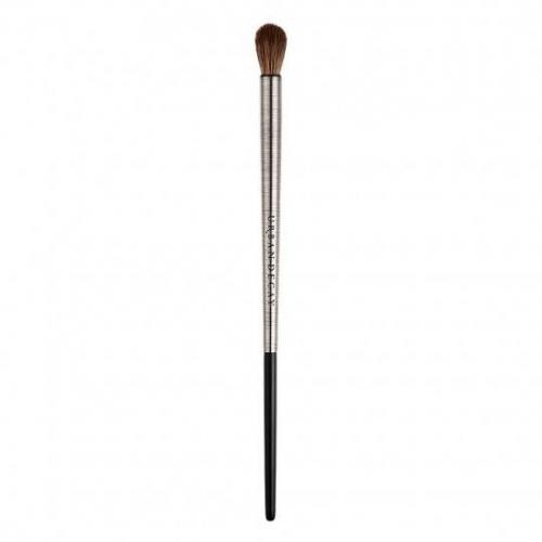 Какие кисти нужны для макияжа глаз для начинающих. Как выбрать кисти для макияжа глаз?