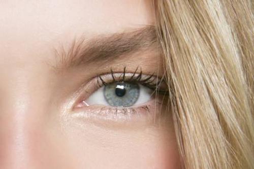 Близко посаженные маленькие глаза. Макияж для близко посаженных глаз: главные советы