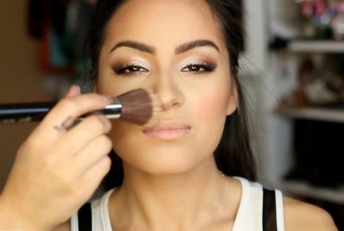 Как подобрать правильный макияж для карих глаз. Подготовка к макияжу