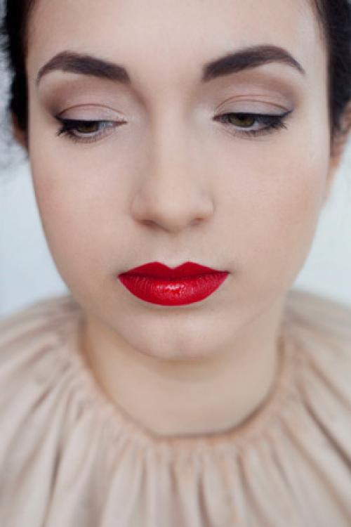 Макияж вамп пошагово. Макияж для роковой красотки: Дивный мастер-класс