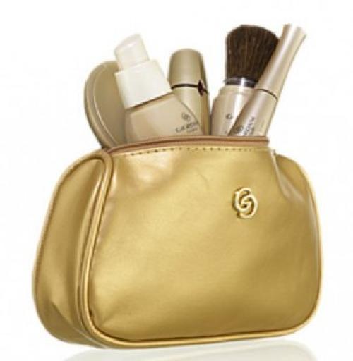 Что должно быть у каждой девушке в косметичке. Что должно быть в косметичке каждой девушки