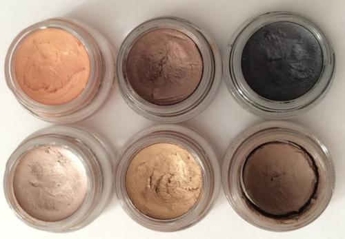 Базовая палетка теней для визажиста. Как правильно выбрать профессиональные тени для макияжа век и бровей