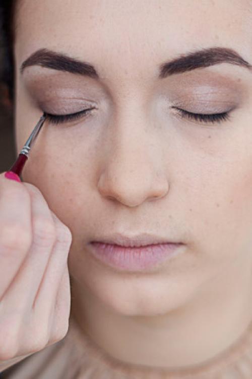 Макияж вамп пошагово. Макияж для роковой красотки: Дивный мастер-класс