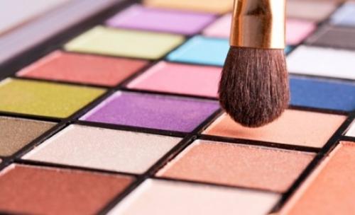 Базовая палетка теней для визажиста. Как правильно выбрать профессиональные тени для макияжа век и бровей