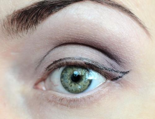 Стрелки для глаз с нависшим веком. Пошаговое нанесение стрелки для нависшего века