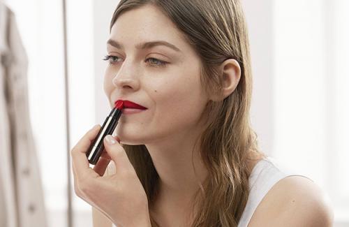Как сделать подводку водостойкой. Как сделать макияж максимально стойким