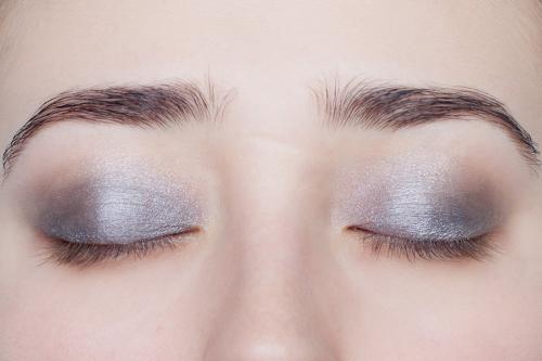 Макияж с жидкими тенями. Лучшие примеры красивого нанесения теней