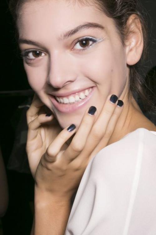 Какой карандаш подходит для карих глаз?