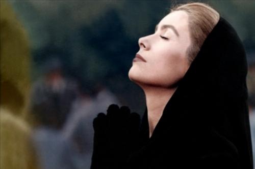 Катрин Денев стиль. Катрин Денев: что делает женщину элегантной