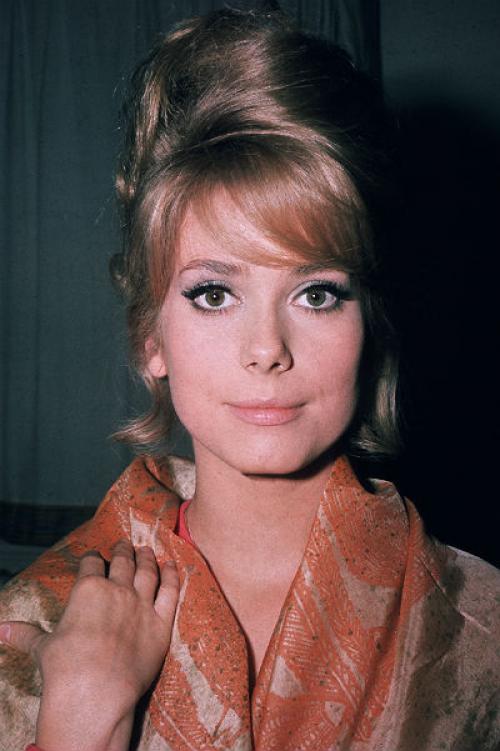 Катрин Денев Глаза. Катрин Денев о своих бьюти-принципах: лимонный сок, минимум солнца и легкий макияж