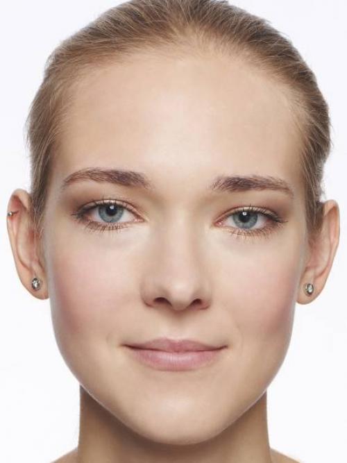 Стрелки для увеличения глаз с нависшим веком. Макияж для нависшего века и увеличения глаз: фотоинструкция