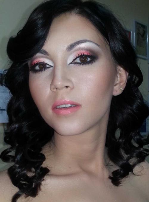 Корректируем узкие глубоко посаженные глаза с помощью макияжа