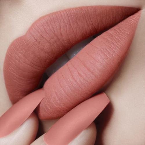 Как найти свою идеальную нюдовую помаду