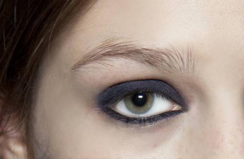 Как пользоваться карандашом для подводки глаз. Как правильно подвести глаза карандашом?