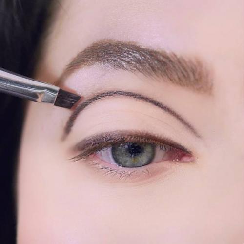 И макияж в стиле твигги. Макияж в стиле Твигги: фотоинструкция