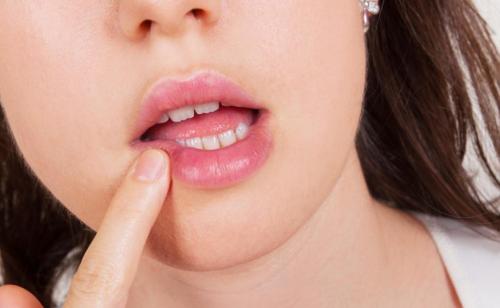 Боюсь татуажа: рассказываем про самые распространенные страхи и мифы о перманентном макияже