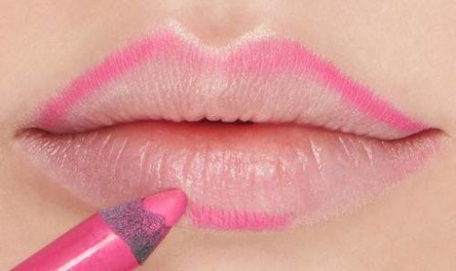 Секрет красивого макияжа губ. Как правильно красить губы?